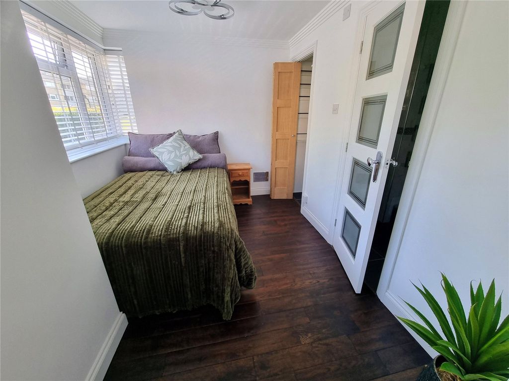 Property photo 3 of 11 Picture No. 16