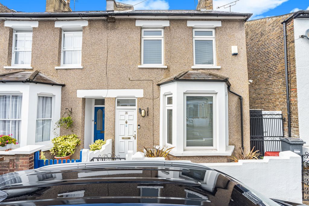 Property photo 1 of 11 30 Eastbourne Road-16