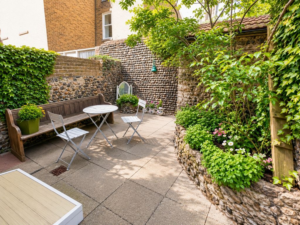 Property photo 1 of 12 Picture No. 15