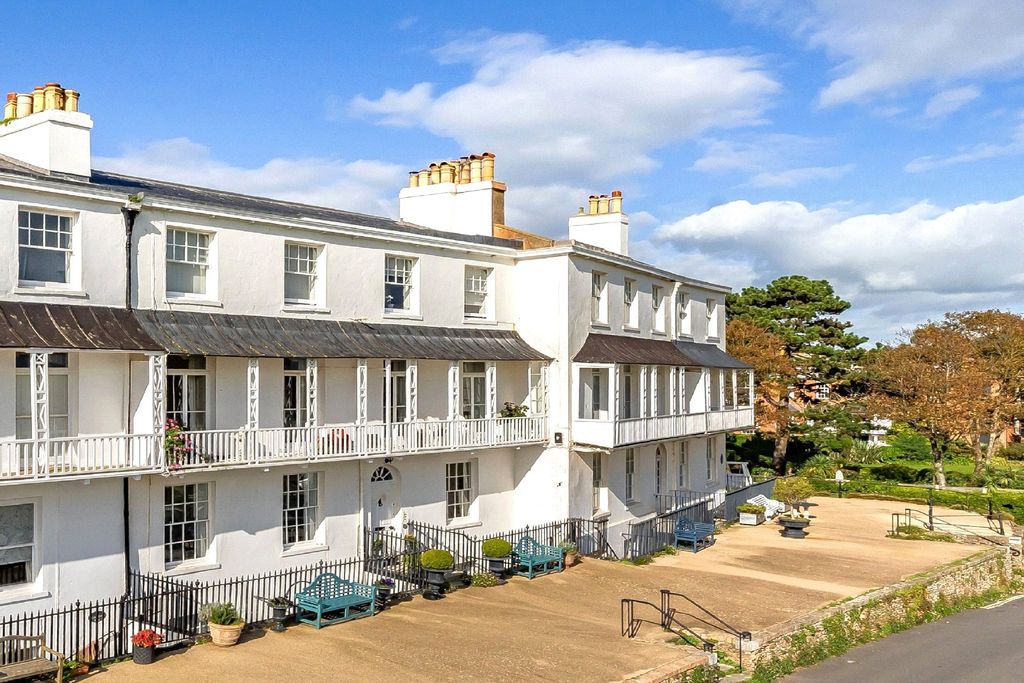 Property photo 1 of 18 Front