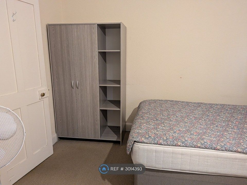 Property photo 2 of 3