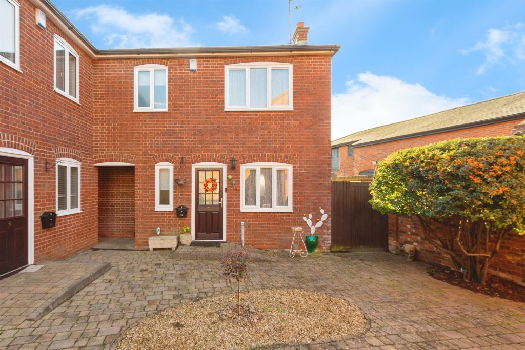 Property photo 2 of 20