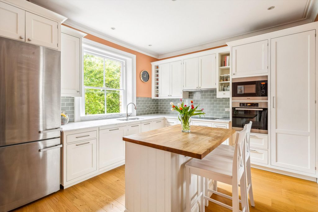 Property photo 1 of 18 Image