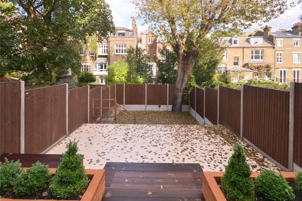 Property photo 3 of 17 Terrace