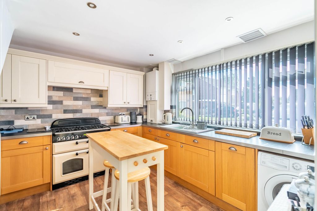 Property photo 3 of 13 Kitchen