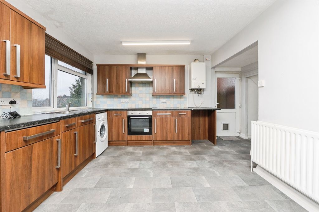 Property photo 2 of 30