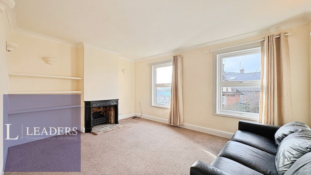 Property photo 2 of 10 Lounge