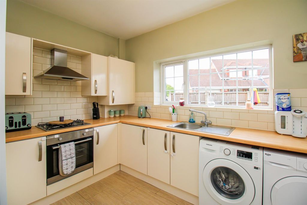Property photo 2 of 13