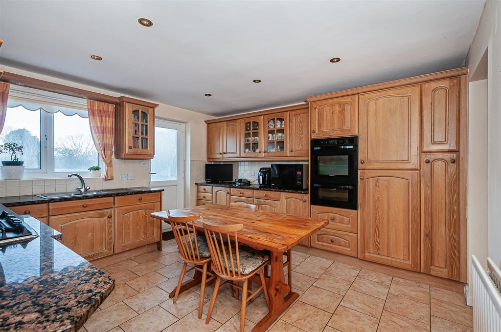 Property photo 2 of 16 12 Drovers Rise - Stills13.Jpg