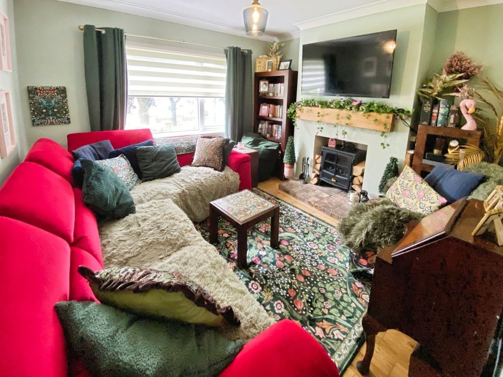 Property photo 2 of 17