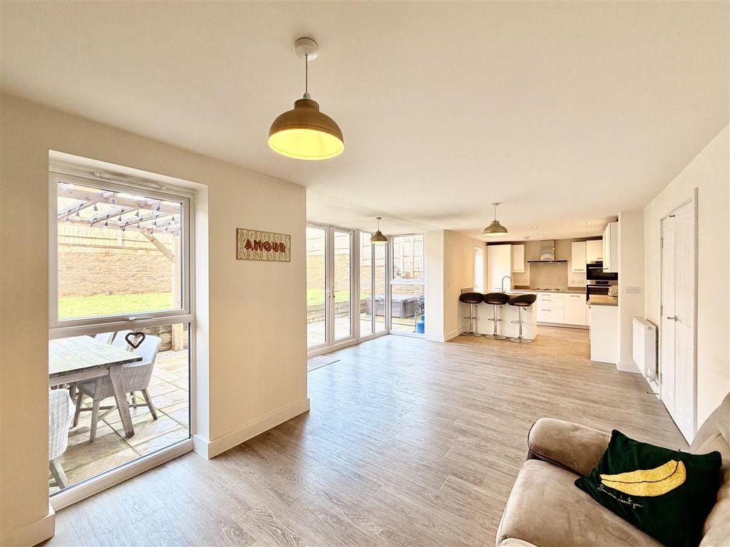 Property photo 3 of 27 3