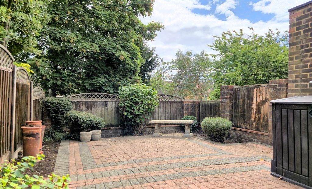 Property photo 2 of 11