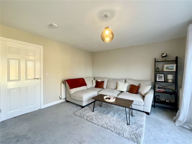 Property photo 3 of 21 Lounge