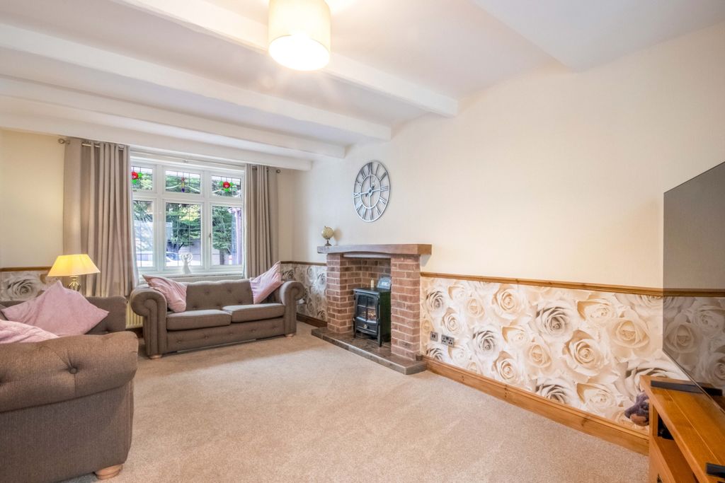 Property photo 3 of 16 Hill-View-08