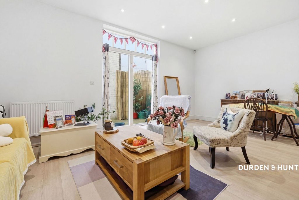 Property photo 2 of 18