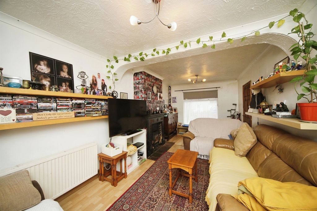 Property photo 3 of 16