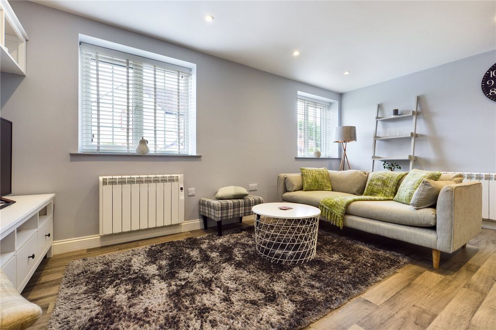 Property photo 2 of 10 Living Room