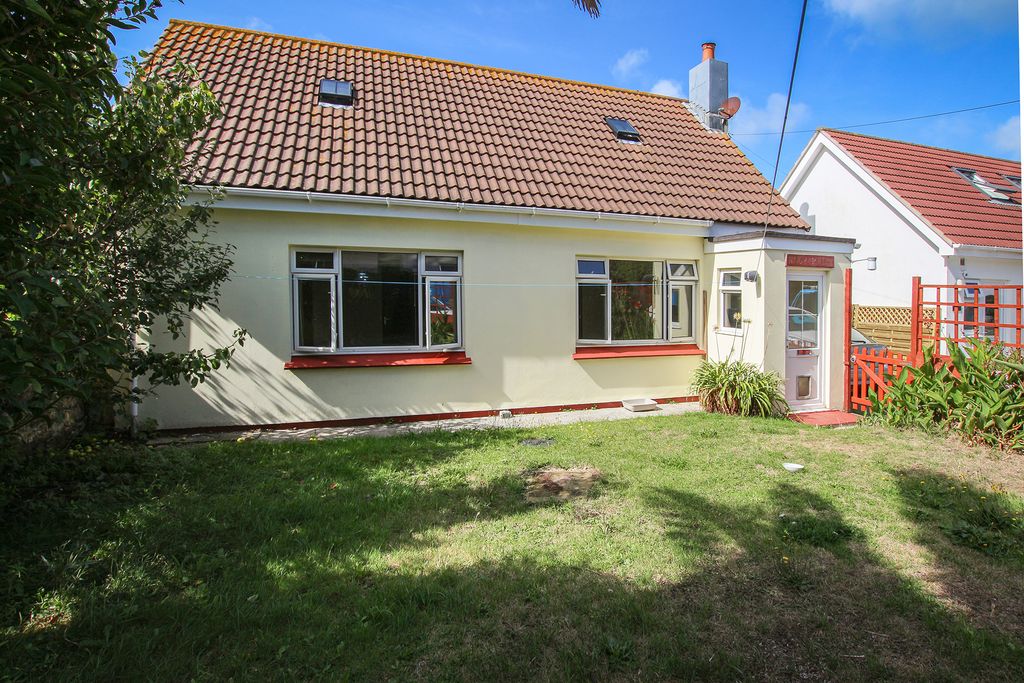 Property photo 1 of 17 Photo 0