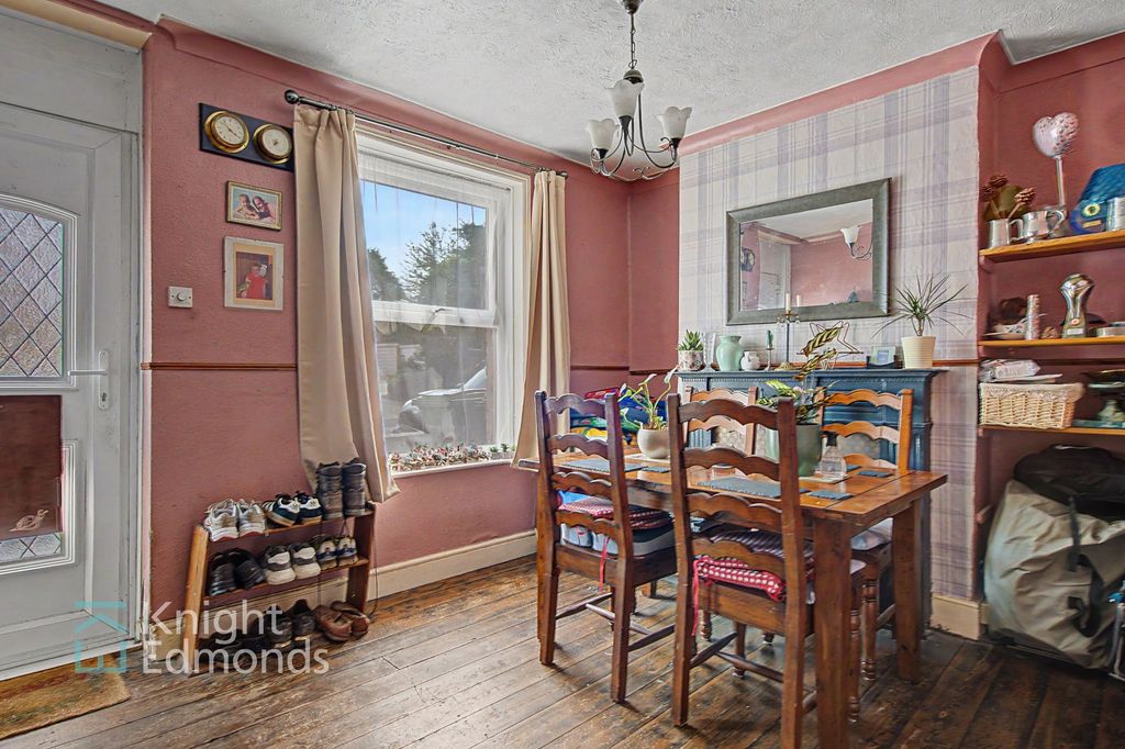 Property photo 2 of 10 Dining Room