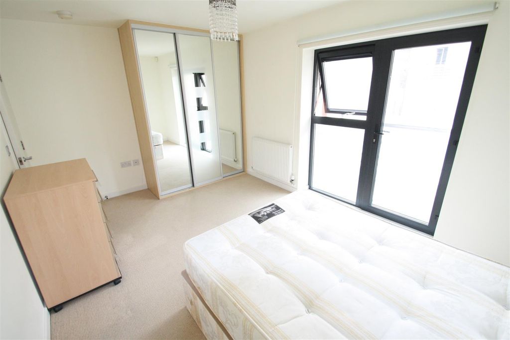 Property photo 2 of 19 Bedroom View