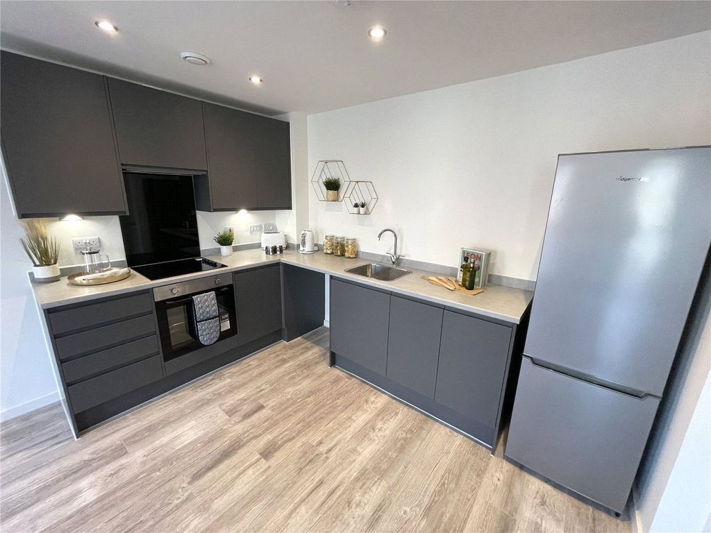 Property photo 3 of 6 Picture No. 06