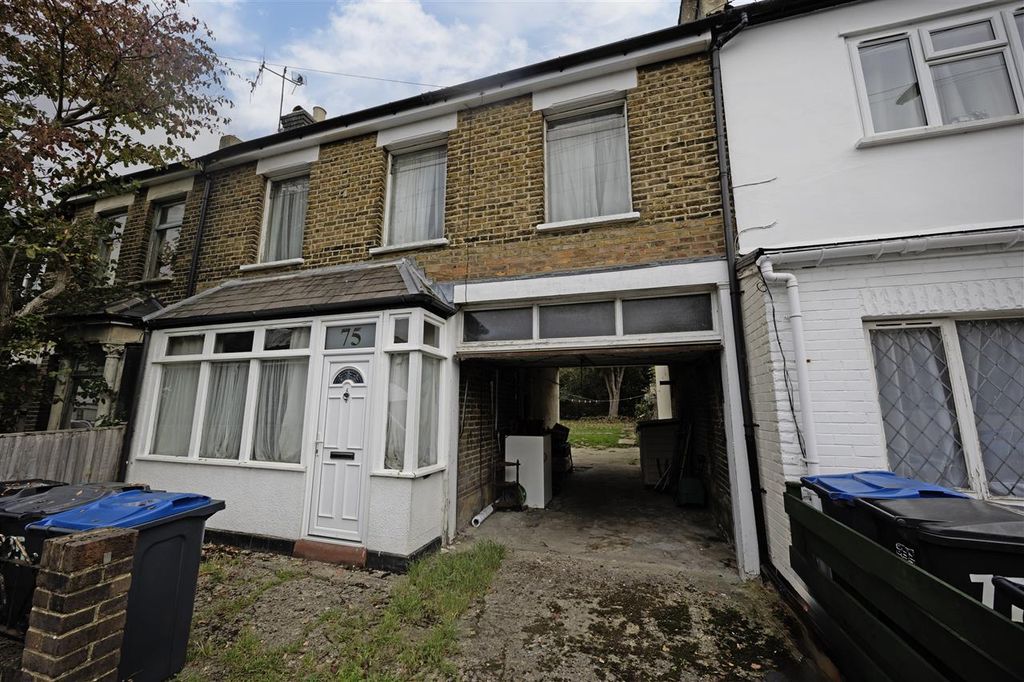 Property photo 3 of 14 External