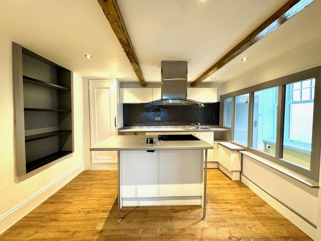 Property photo 1 of 8 Image