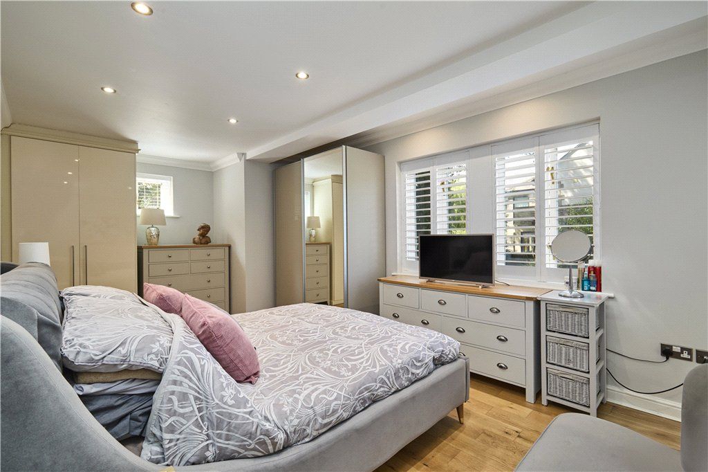 Additional image 8 of 2 bed flat for saleMiddleton Avenue, Ilkley, West Yorkshire LS29