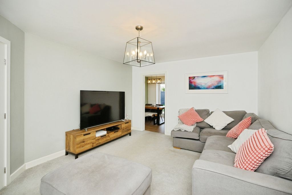 Property photo 2 of 17 Photo