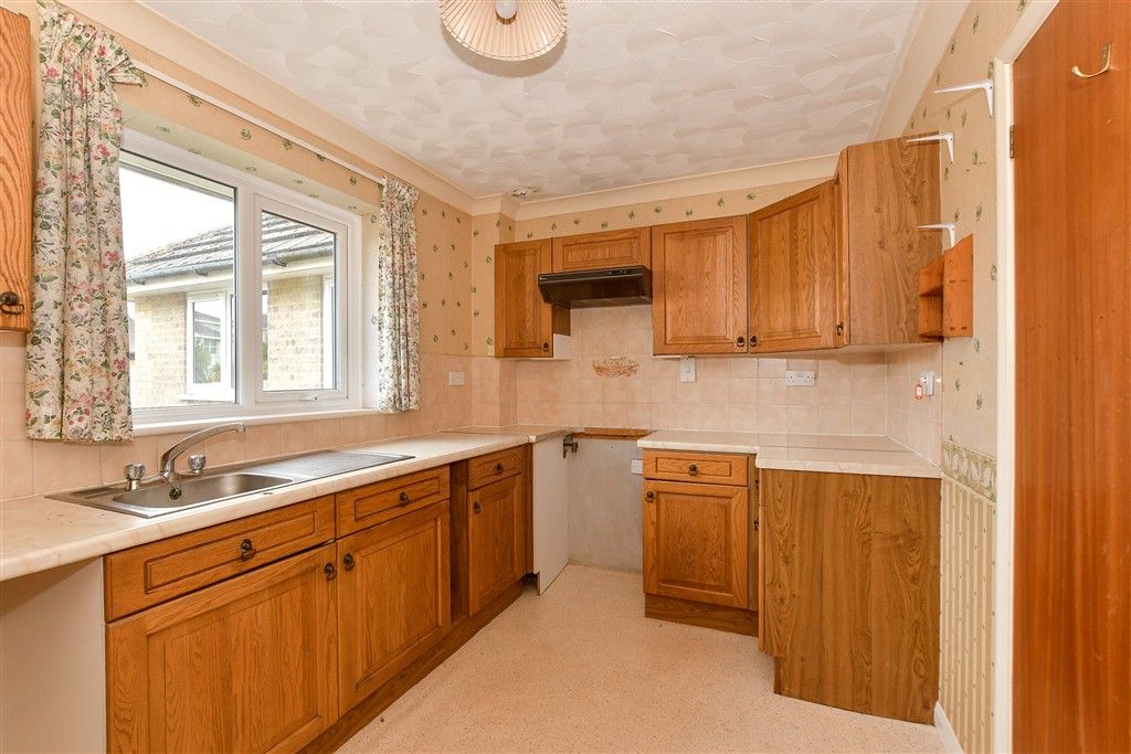 Property photo 2 of 12 Kitchen