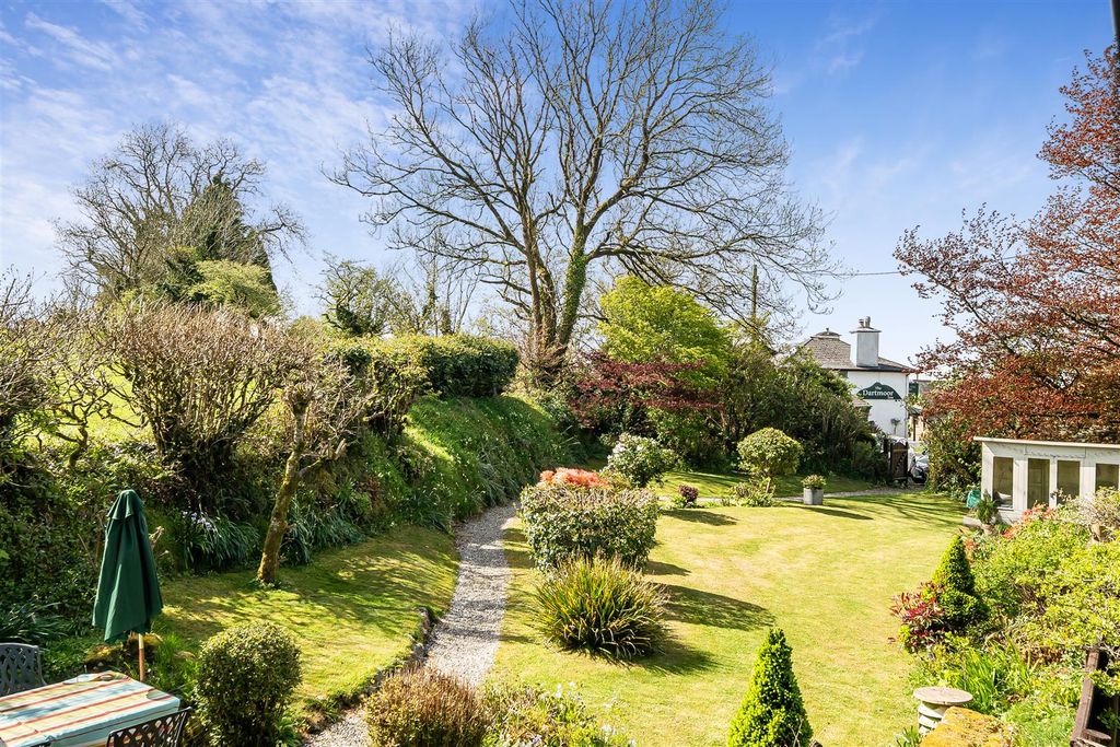 Property photo 2 of 29 Gardens & Grounds