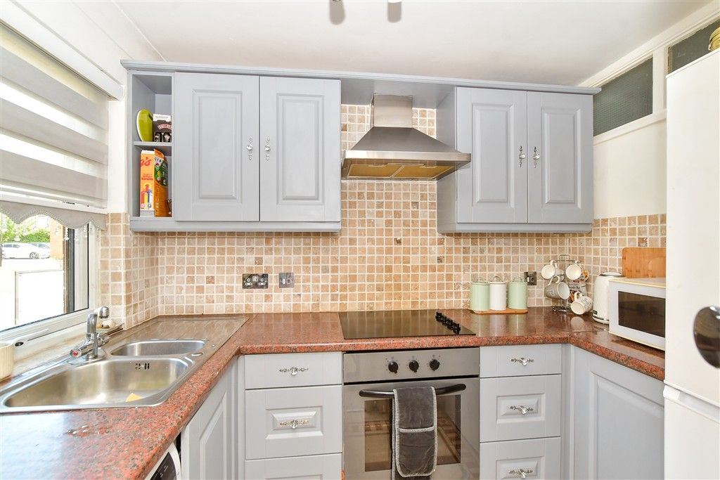 Property photo 2 of 10 Kitchen