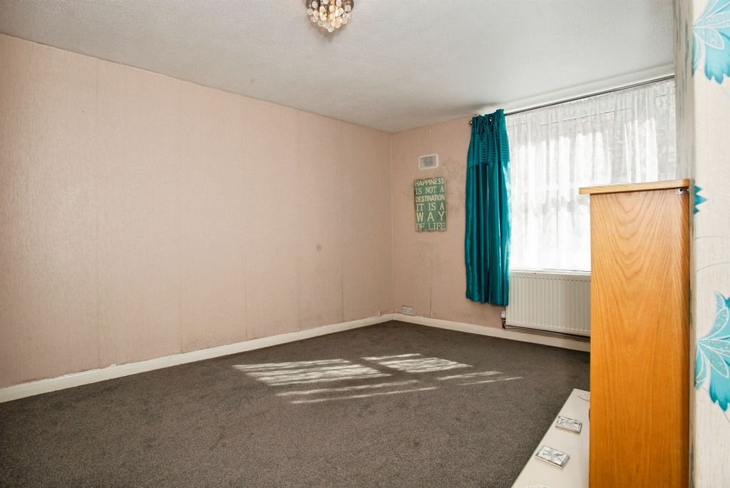 Property photo 3 of 14