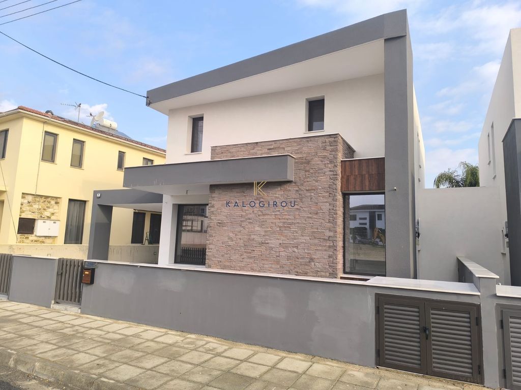 Property photo 1 of 22