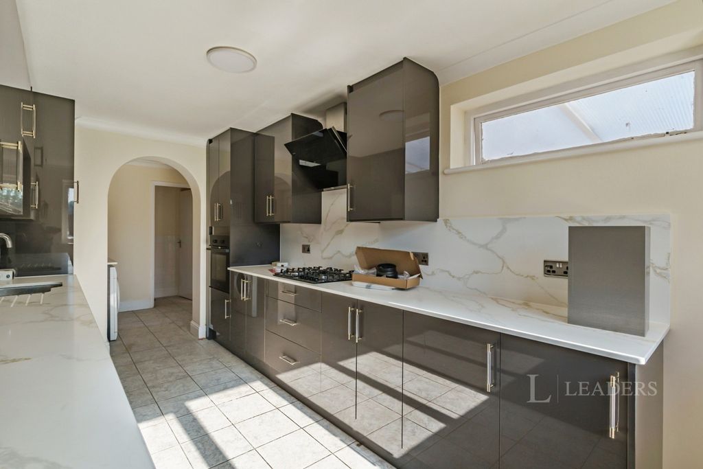 Property photo 3 of 20 Pbox-Img.Jpg