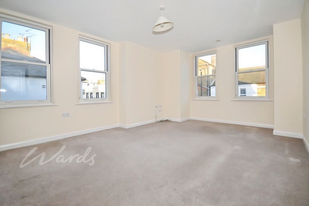 Property photo 3 of 9 6407Fa5B-Hzsjwukc