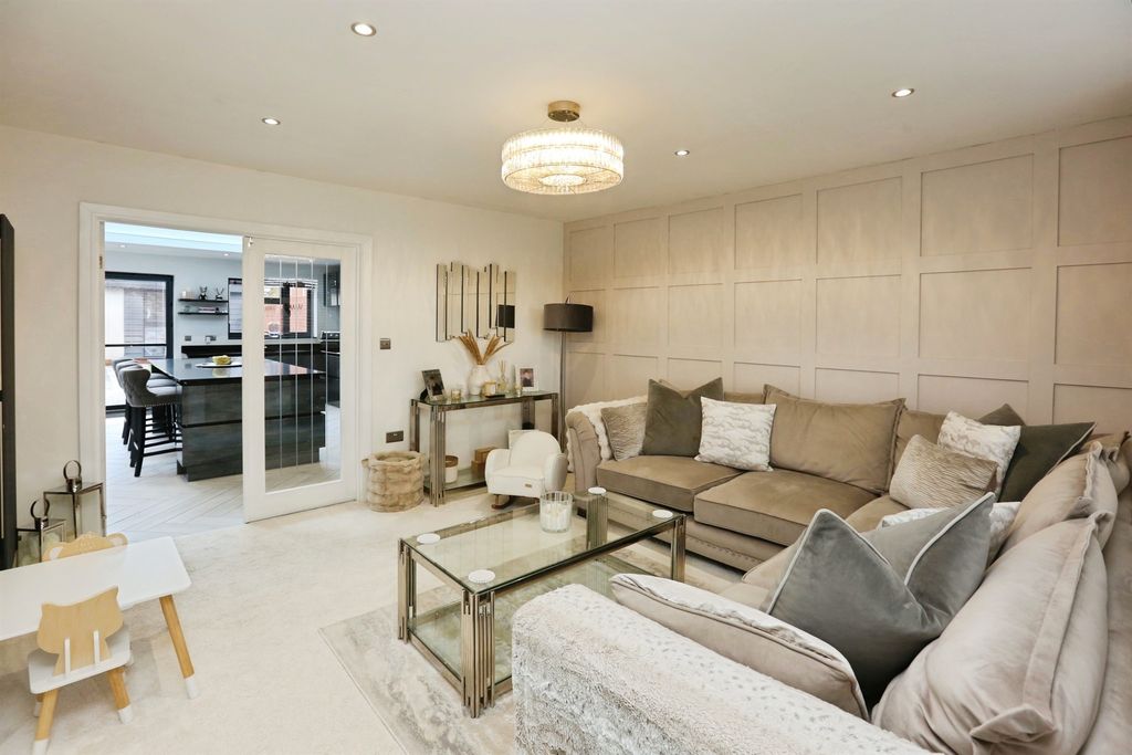 Property photo 3 of 21