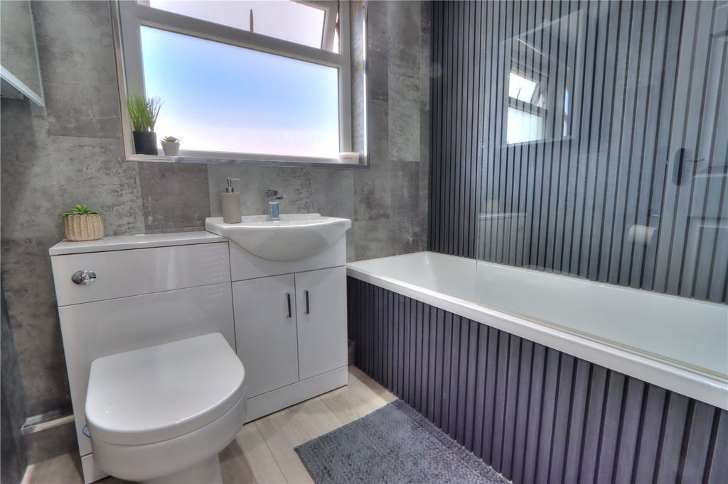 Property photo 2 of 12 Picture No. 01