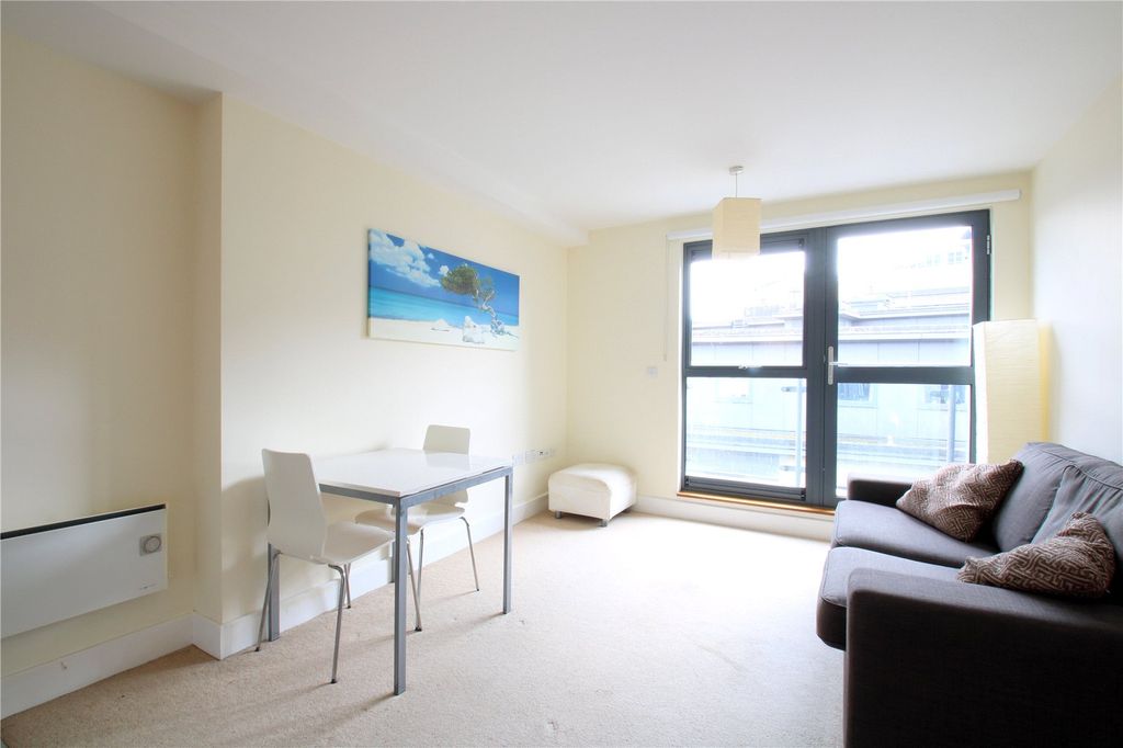 Property photo 2 of 5 Reception