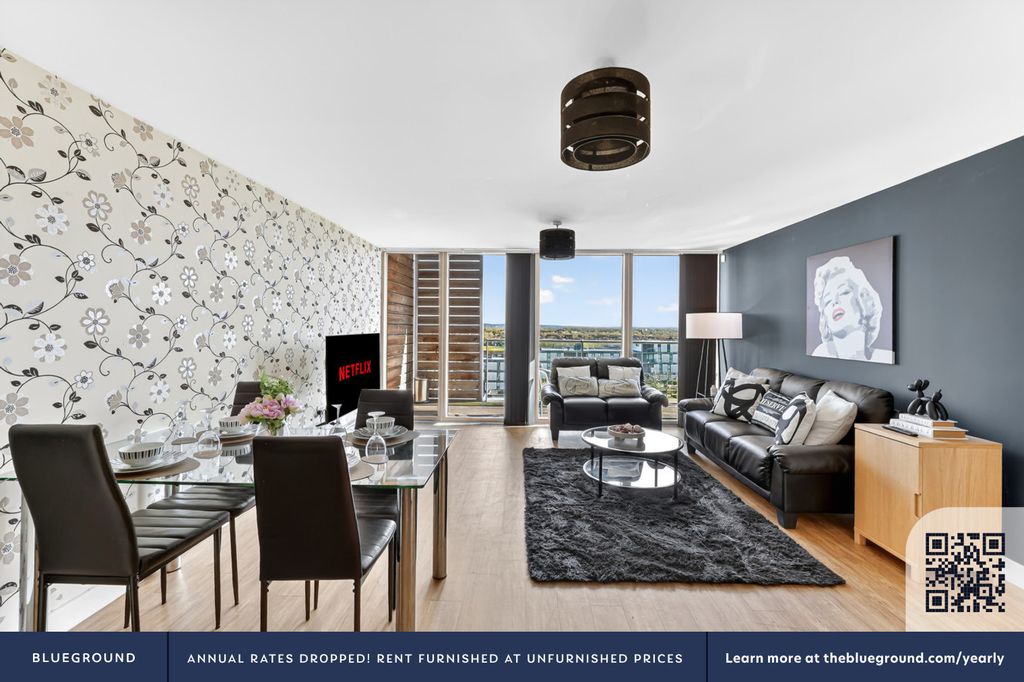 Property photo 3 of 26 Living Room