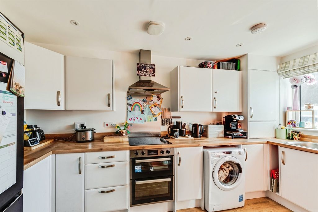 Property photo 2 of 12