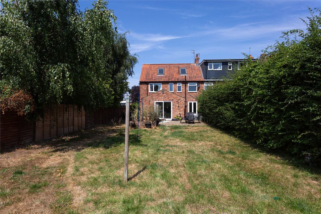 Property photo 3 of 17 Photo