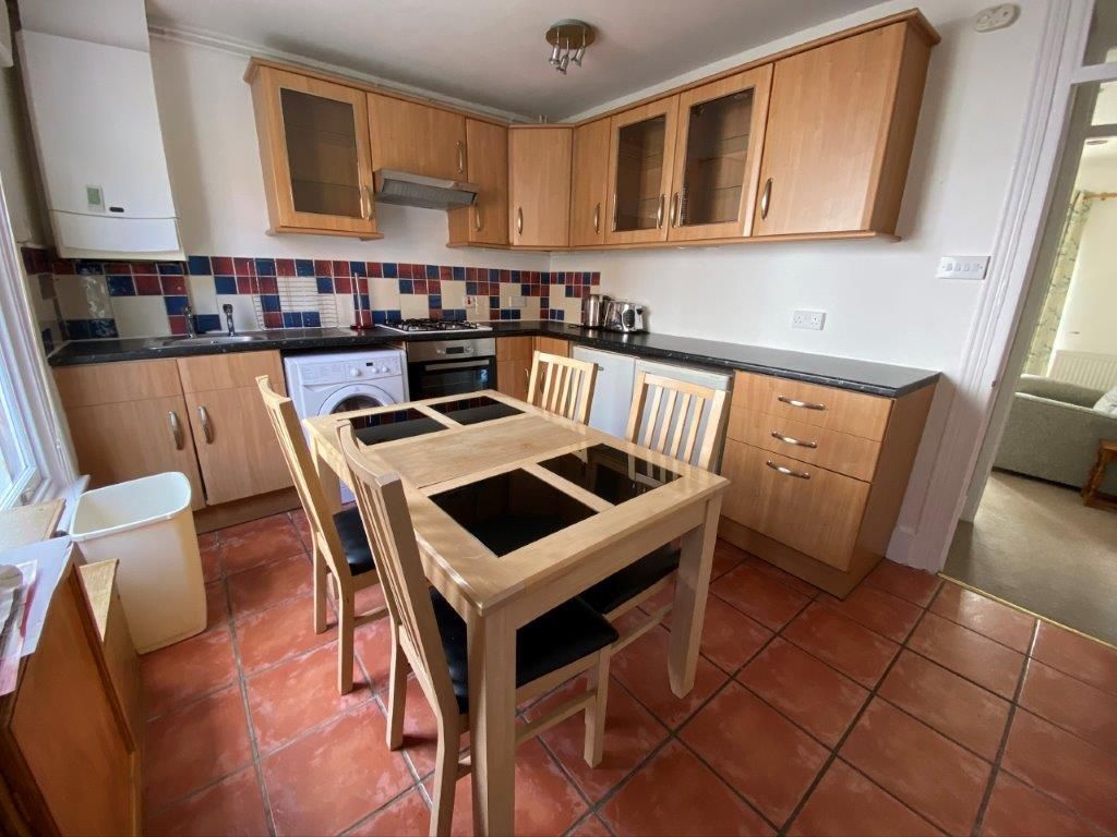 Property photo 2 of 11 Kitchen 1.0.Jpg