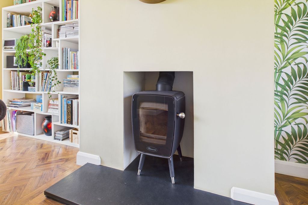 Property photo 3 of 44