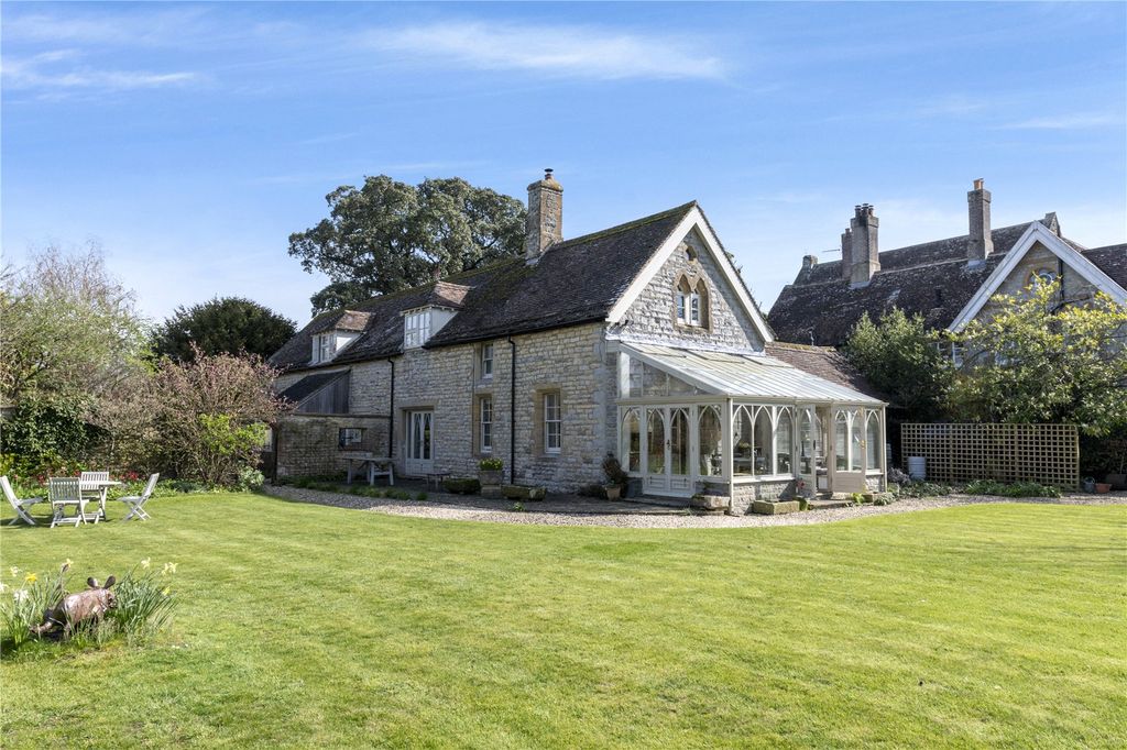 Property photo 1 of 19 Picture No. 02