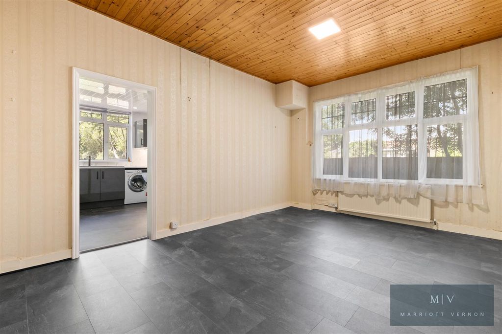 Additional image 5 of 6 bed detached house for saleCroham Park Avenue, South Croydon CR2