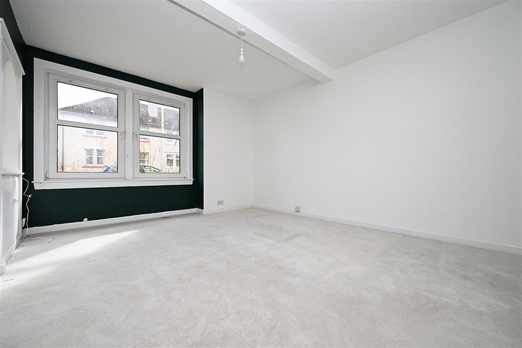 Property photo 3 of 13 3.Jpg