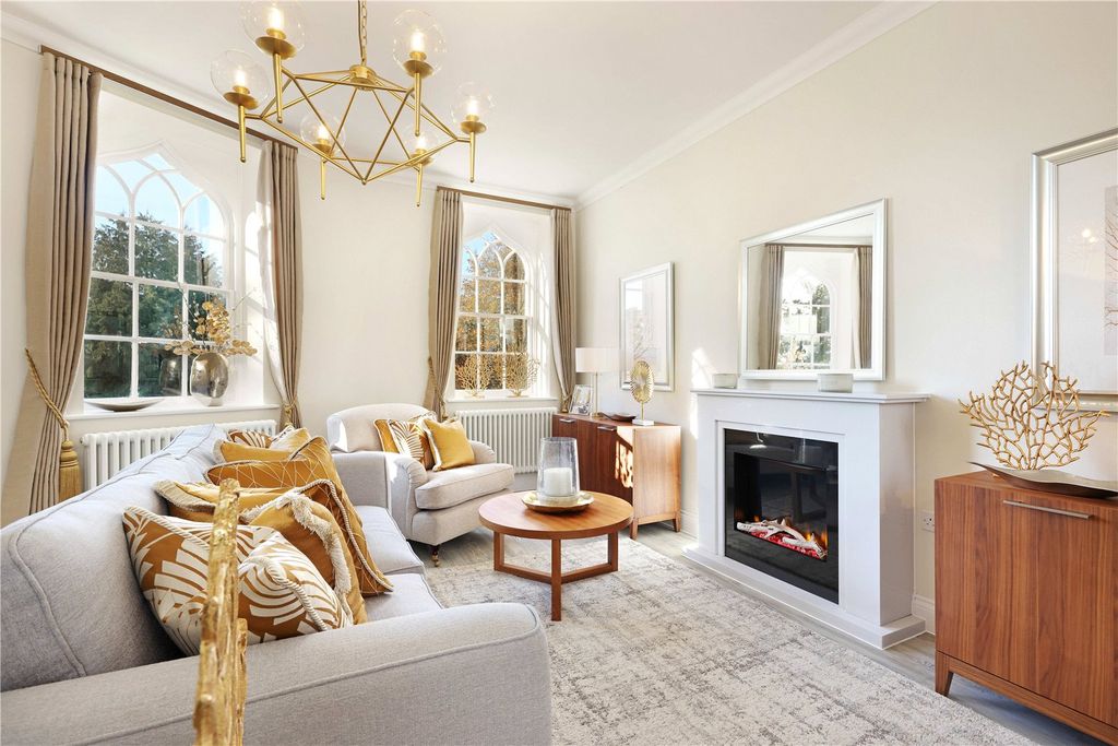 Property photo 3 of 8 Binfield House