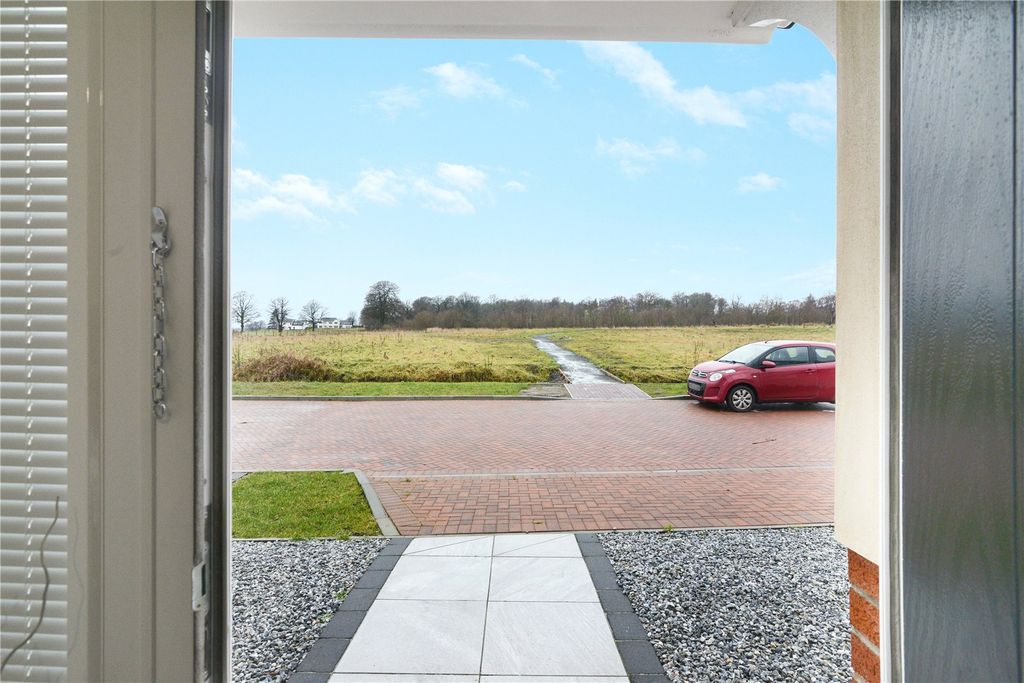 Property photo 2 of 18 Picture No. 03