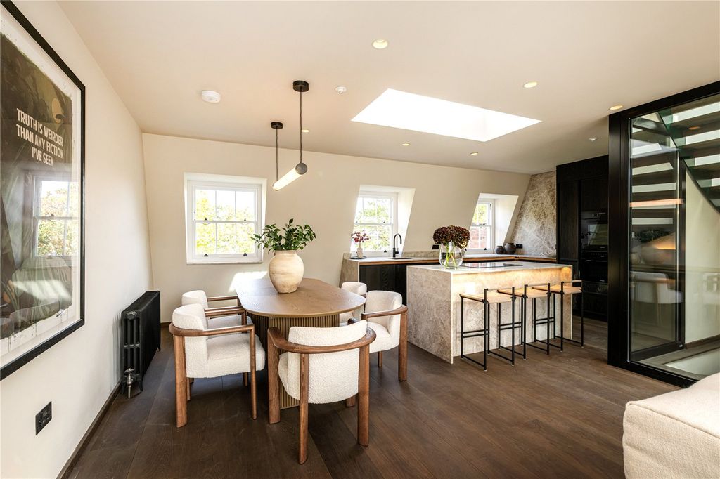 Property photo 1 of 17 Dining/Kitchen